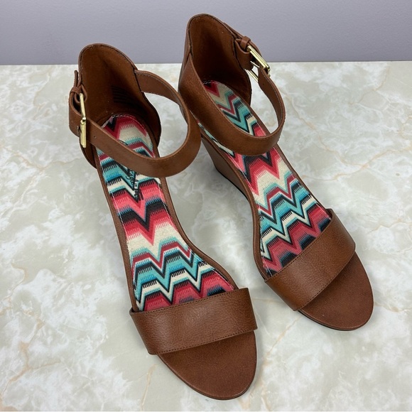 American Eagle By Payless Wedge Heel Sandals Size 9.5 - Picture 4 of 7